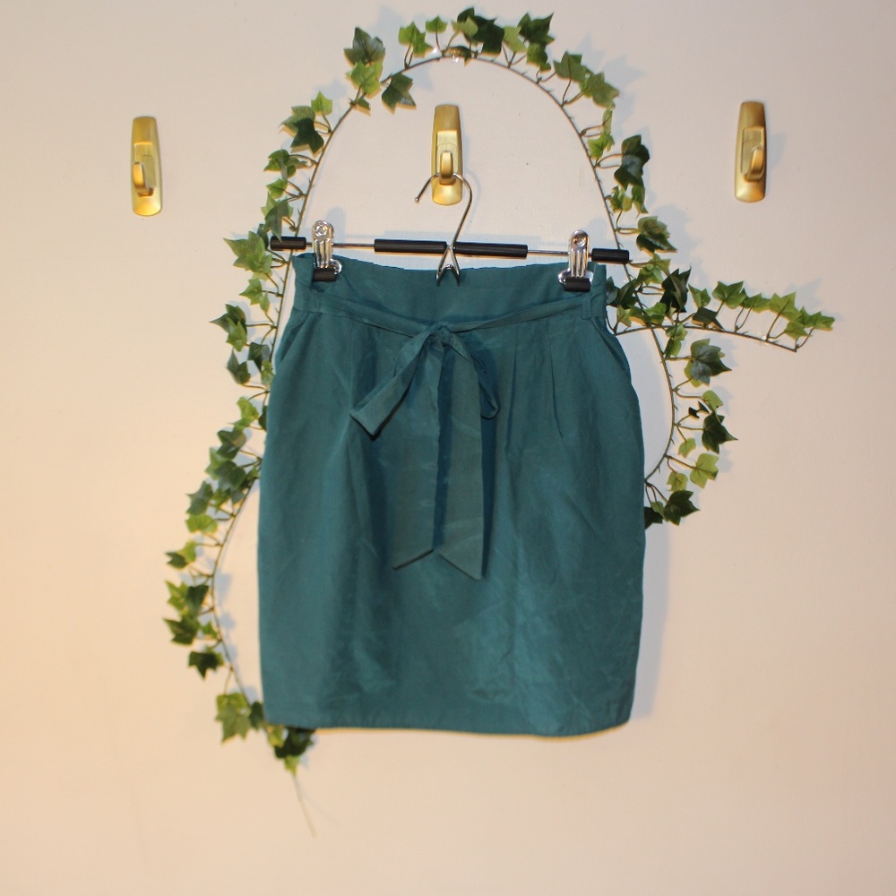 Francesca’s Slim Skirt